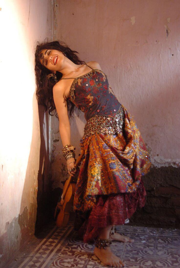 feminity-dance-eto
